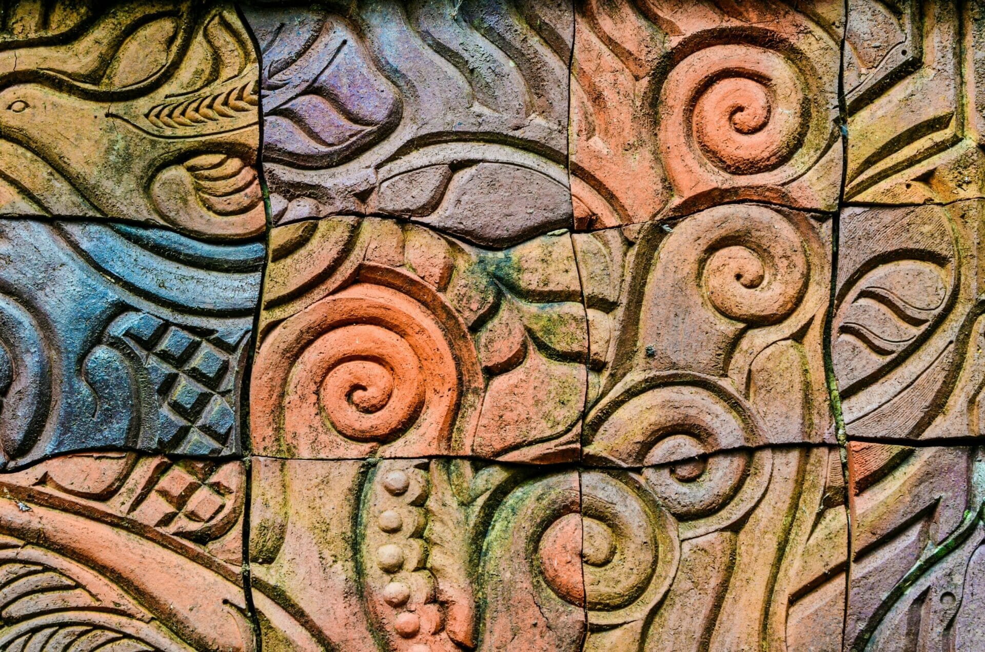 Maori carvings scaled