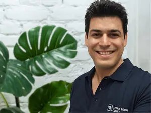 Adel Ahmadinezhad